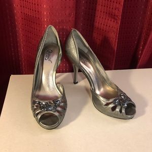 Carlos Santana heels Size 6.5